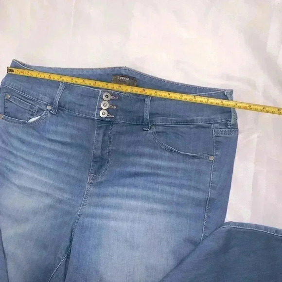 Torrid Super Soft Jegging Eco Medium Wash Disco Fever 3 Button Closure SIZE 20T - Picture 5 of 11